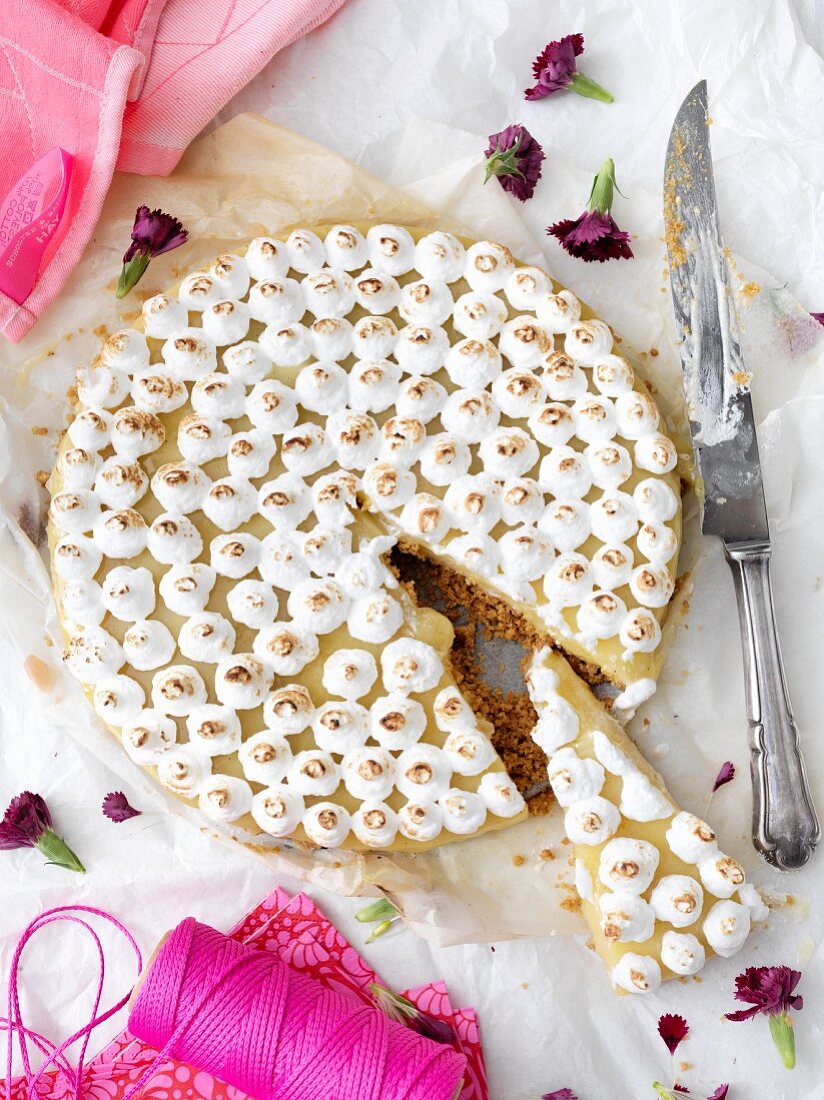 Lemon pie with cottage cheese, sliced