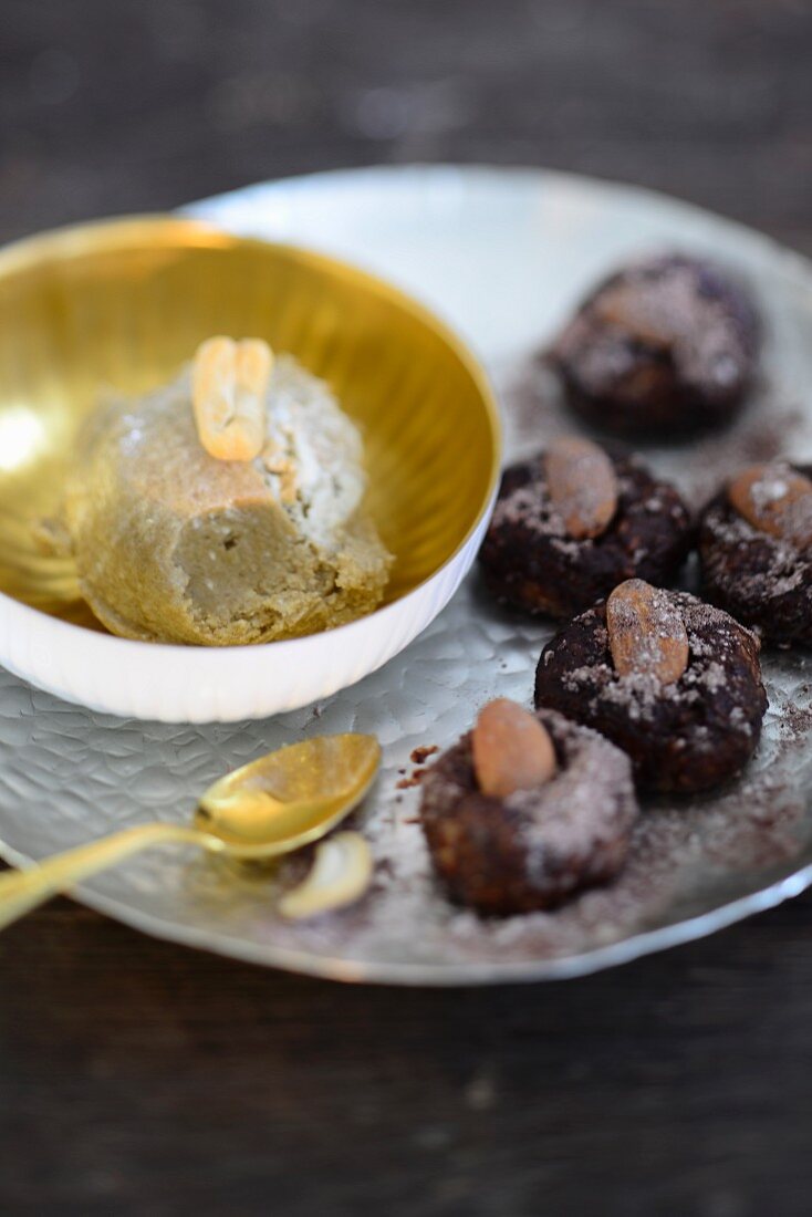 Energy balls with cashew and olive oil ice cream