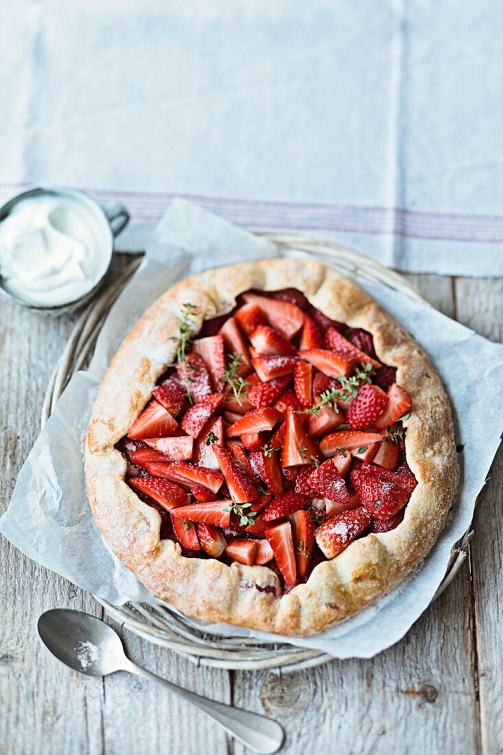 Strawberry tart with almond cream