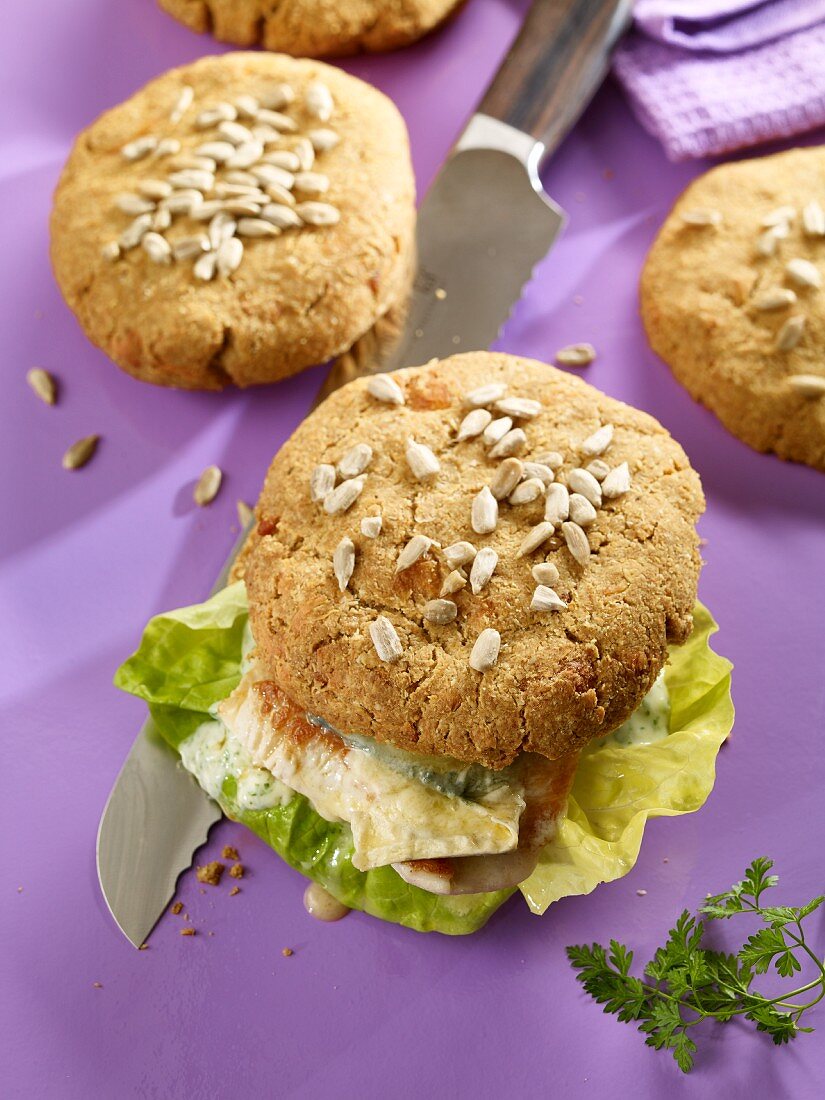Chicken burgers with crispy low-carb buns