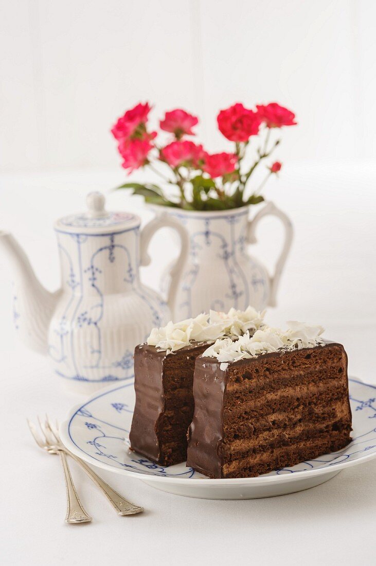 Hussar slices (sponge cake with chocolate cream, Austria)