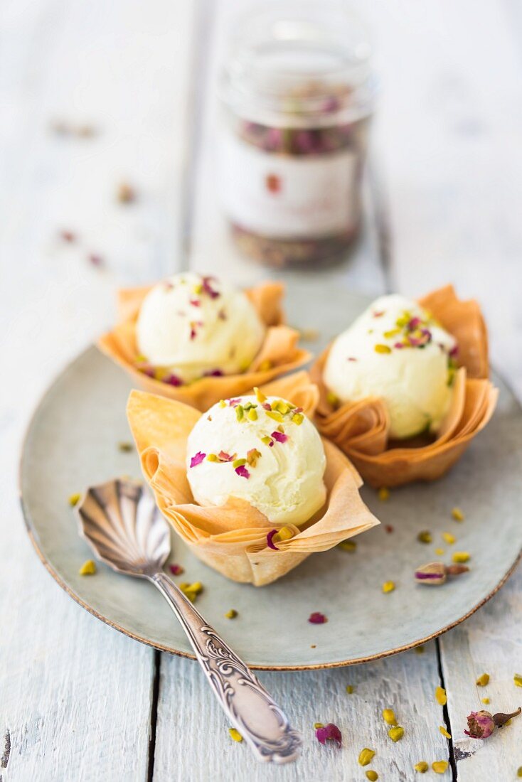 Pistachio ice cream in pastry parcels