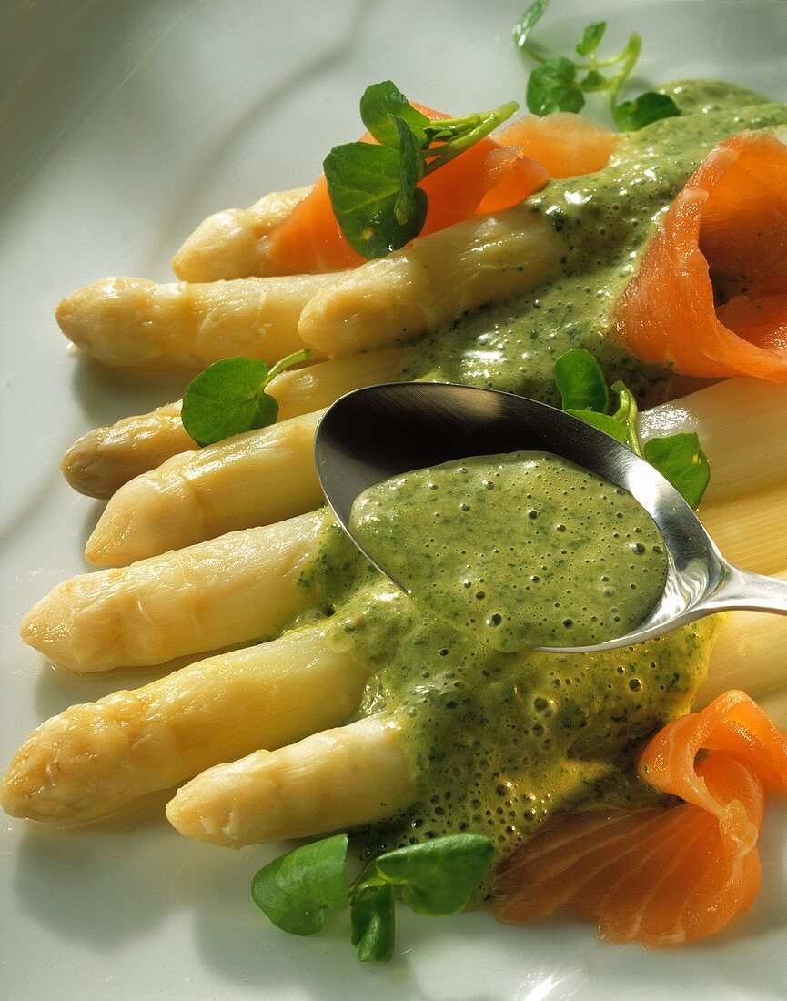 White asparagus with foamy cress sauce & salmon strips   