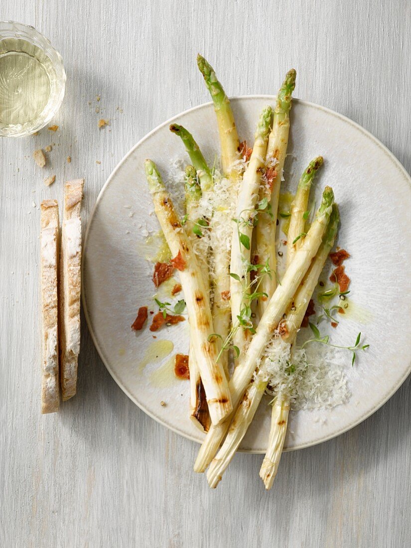 Grilled white asparagus with parmesan