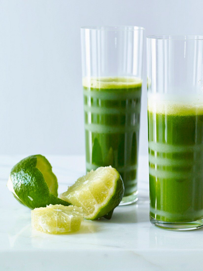 Green vegetable juice with lime