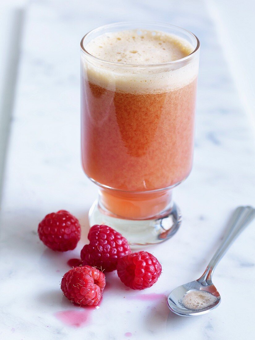 Raspberry and apple smoothie