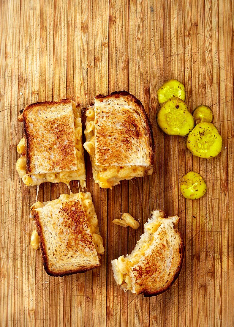 Grilled Mac and Cheese Toast
