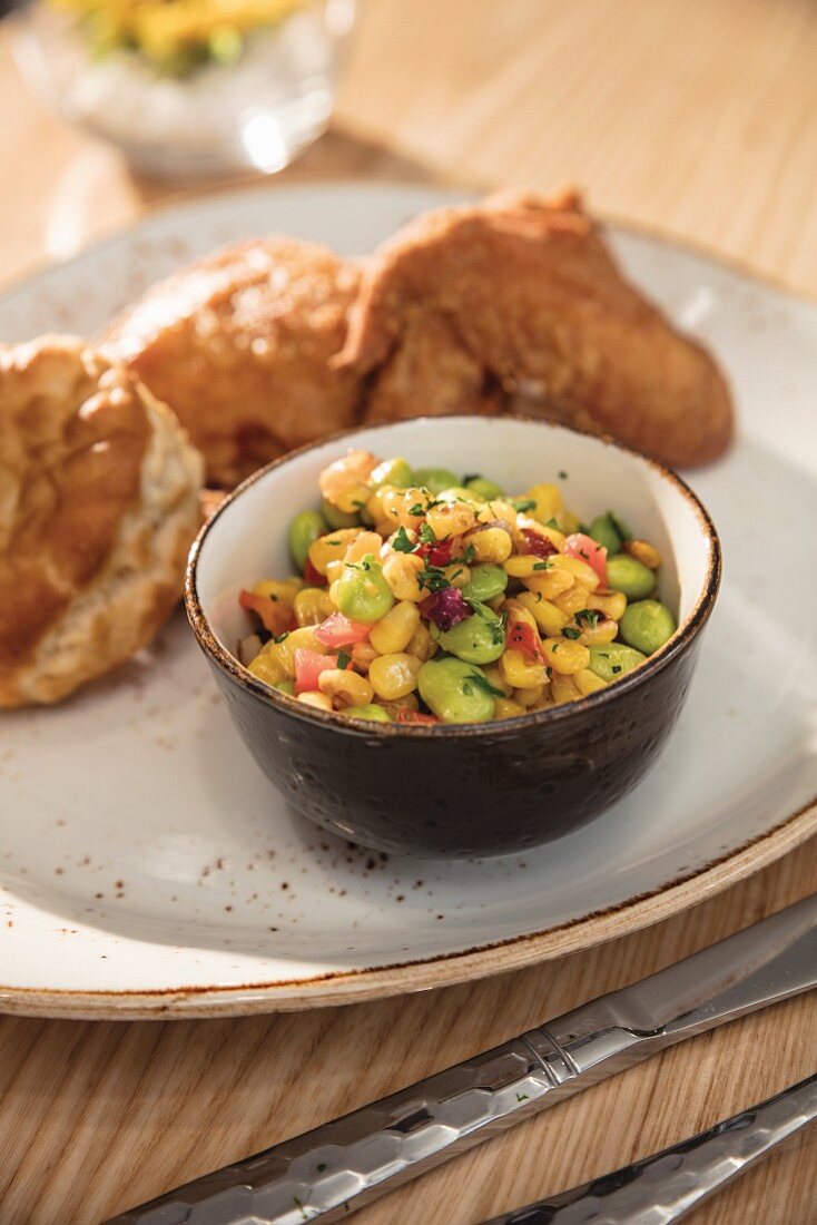 Succotash mit Mais und Edamame, Biscuits