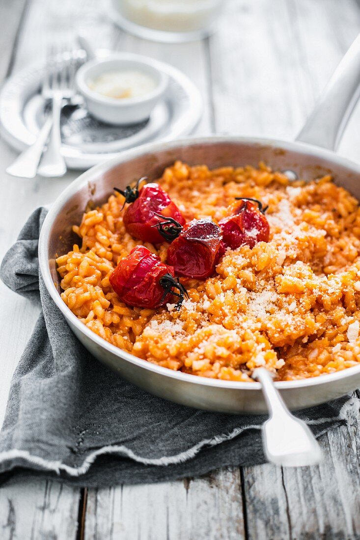 Tomato risotto with baked tomatoes
