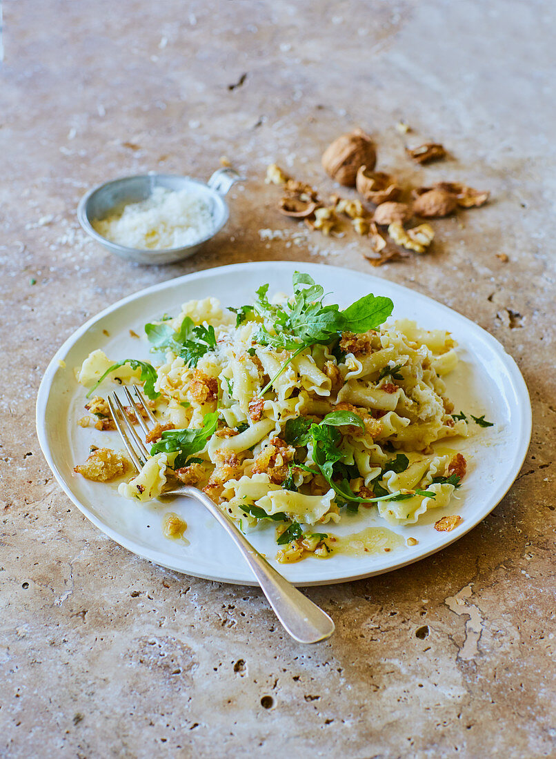 Penne with walnuts and crispy Parmesan croutons