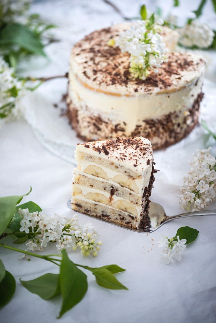 Stracciatella, banana, and vanilla cream cake (vegan)