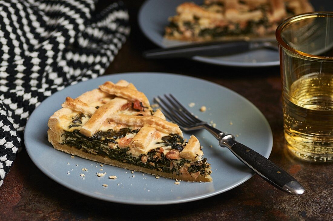 Spinach tart with smoked salmon