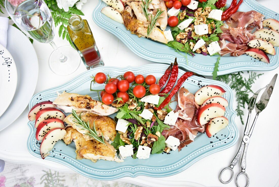 A luxurious salad platter (appetizer)