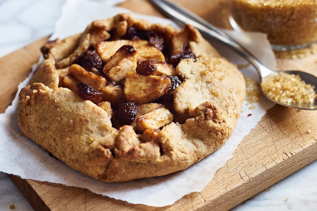 A small apple galette with raisins