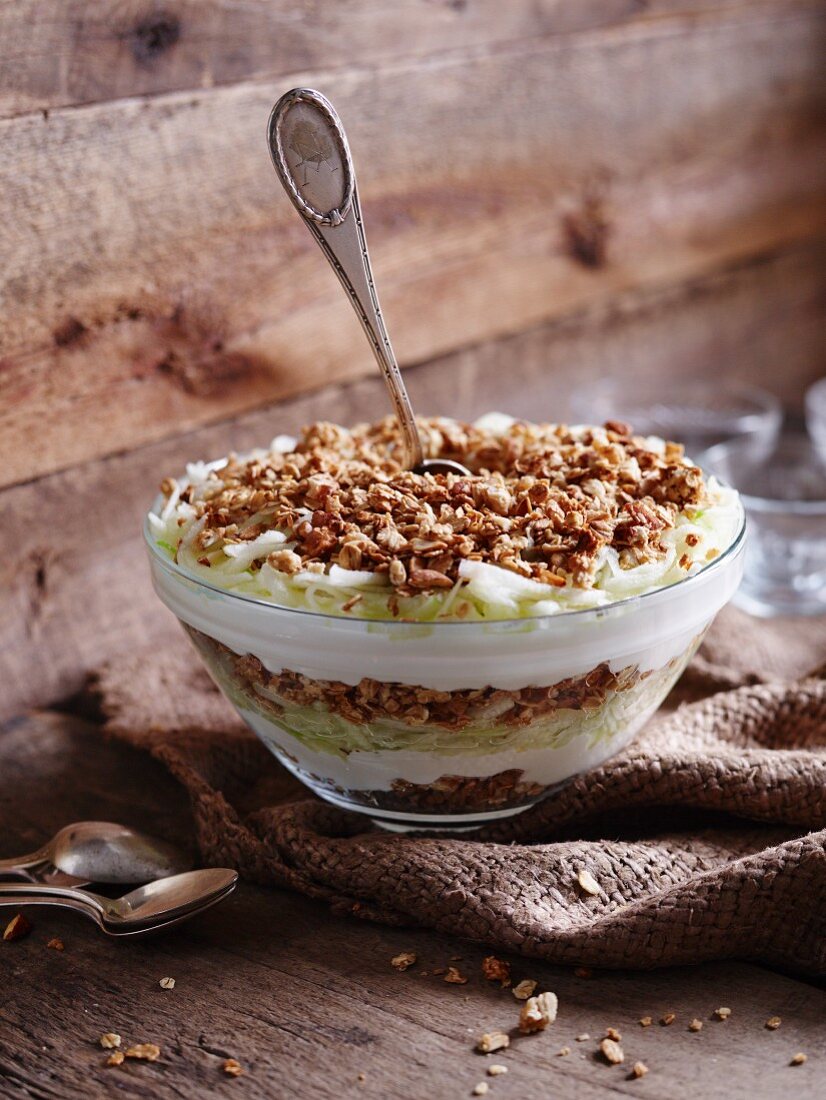 Bircher trifle with cereal and apple