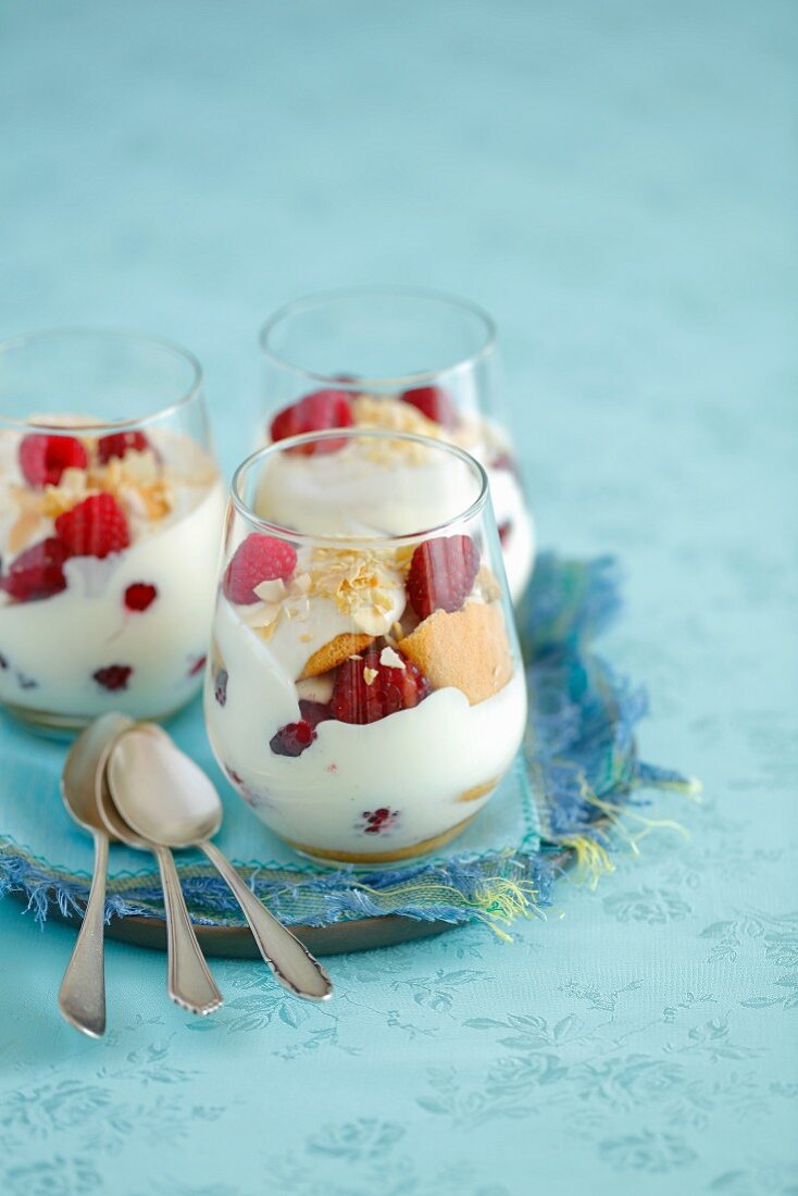 Cream and biscuit dessert with raspberries