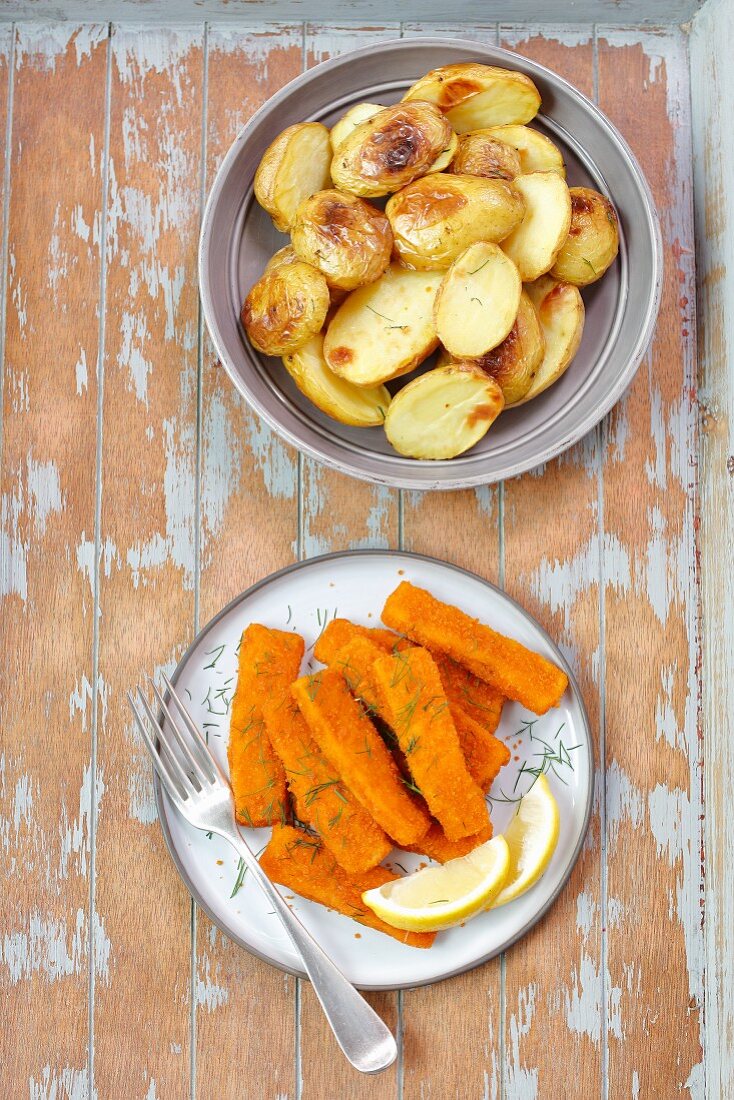 Fish fingers with baked potatoes