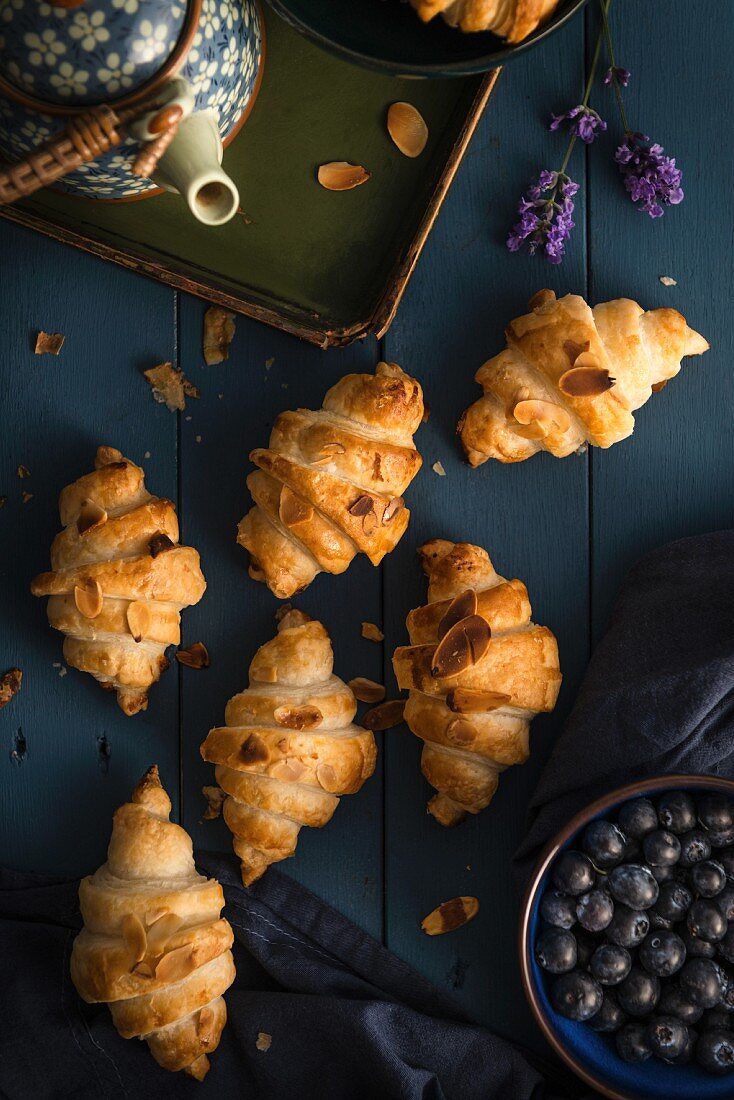 Croissants with almond flakes