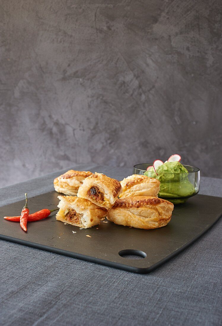 Empanadas mit Guacamole (Spanien)