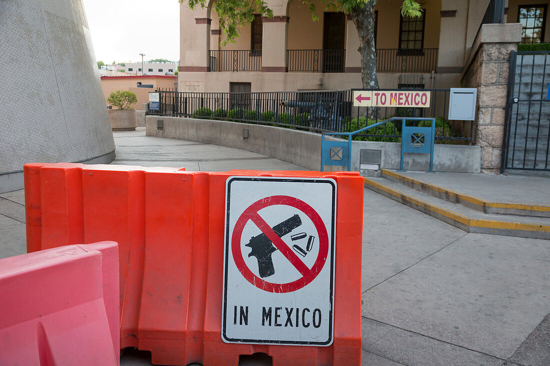 US-Mexico border crossing, Arizona, USA