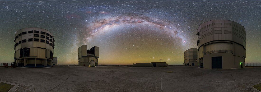 Milky Way over the Very Large Telescope, Chile