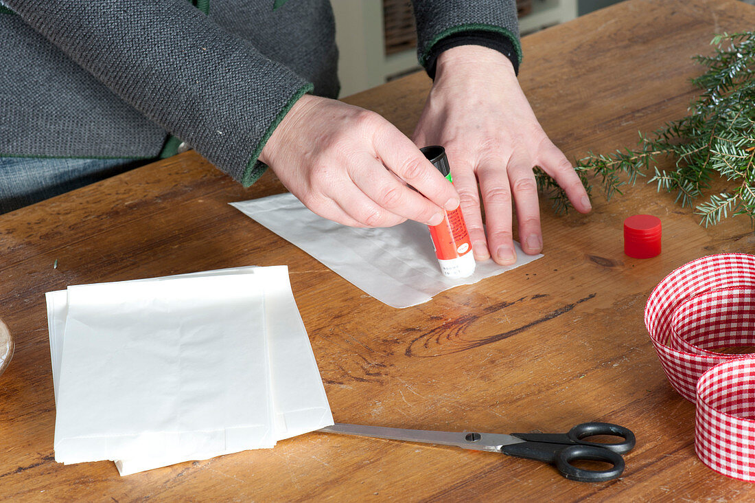 Make paper starters out of sandwich bags