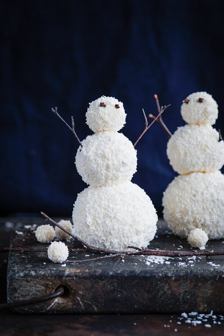 Kokos-Schneemänner