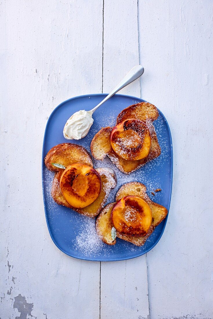 Pain perdu with peaches