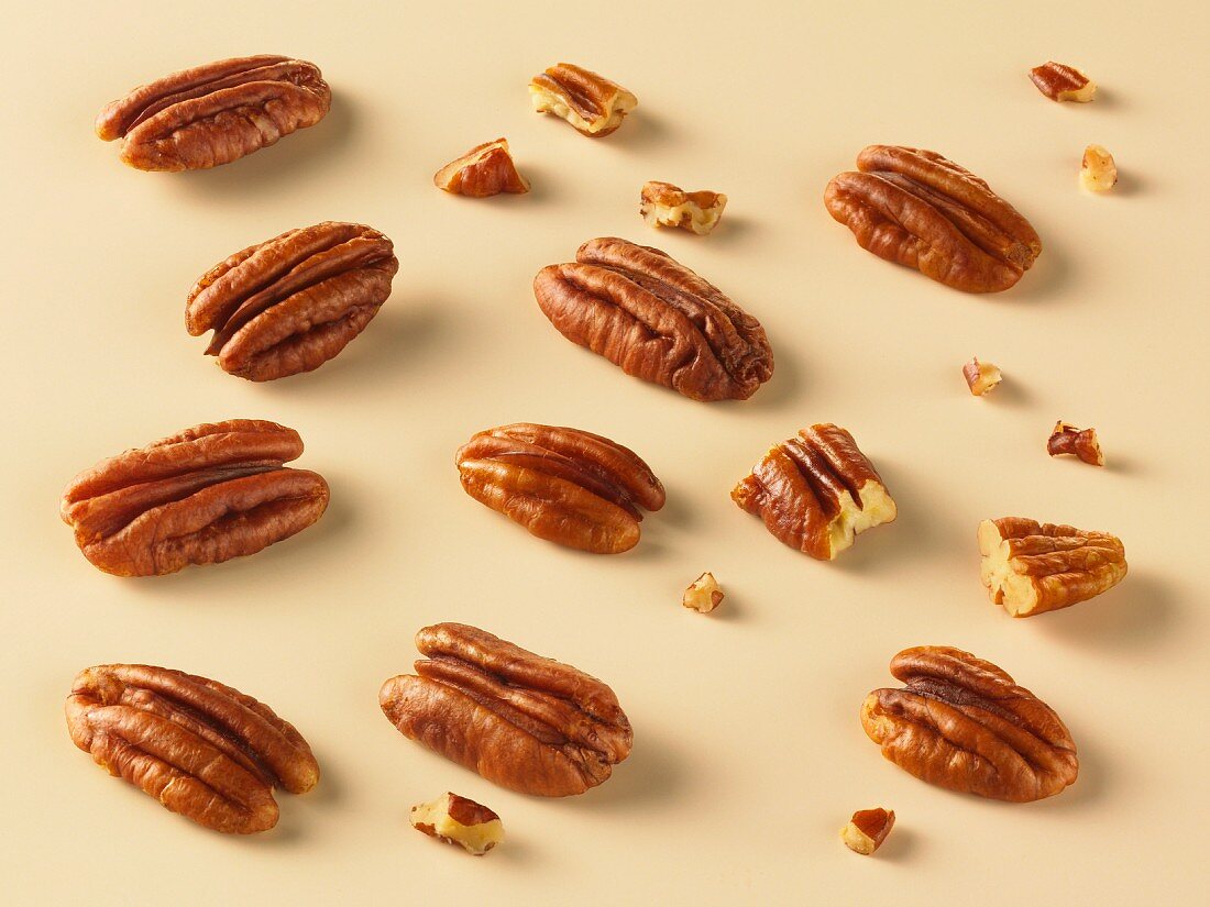 Pecans whole halves bits