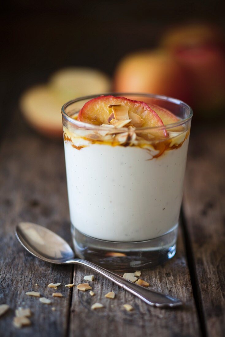 Apple and vanilla quark in a glass
