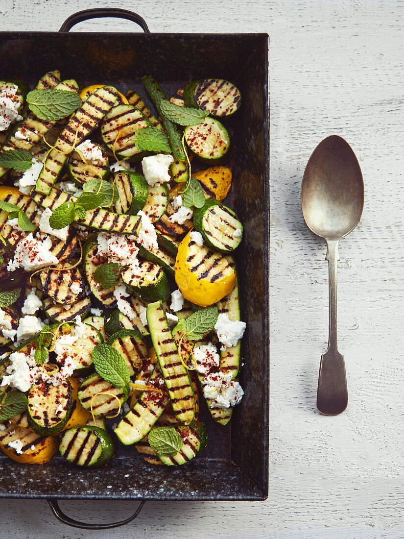 Gegrillte Zucchini mit Feta