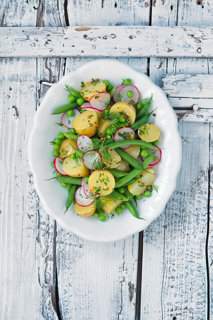 Kartoffelsalat mit grünen Bohnen, Erbsen … – Bilder kaufen – 12368665 ...
