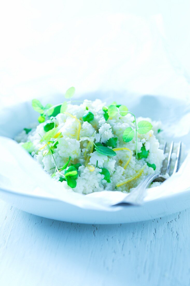 Couscous mit Zitronenzesten und Kräutern