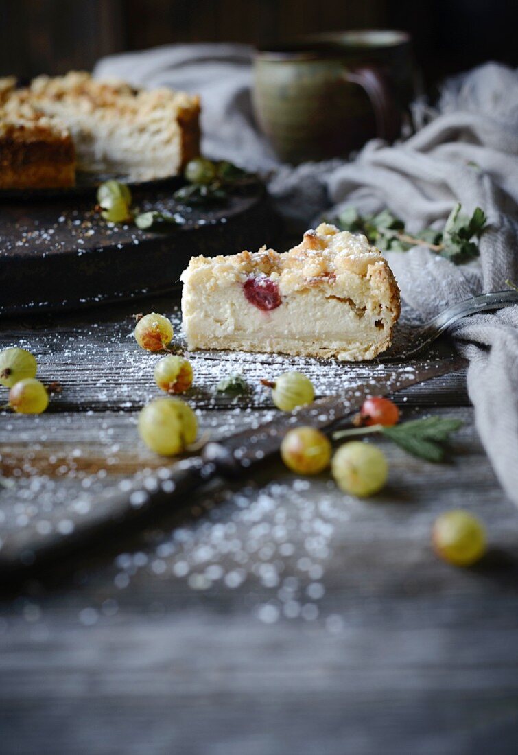 Gooseberry and quark cake with streusel (vegan)