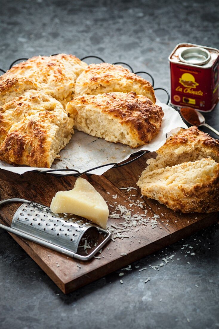 Spicy cheese scones