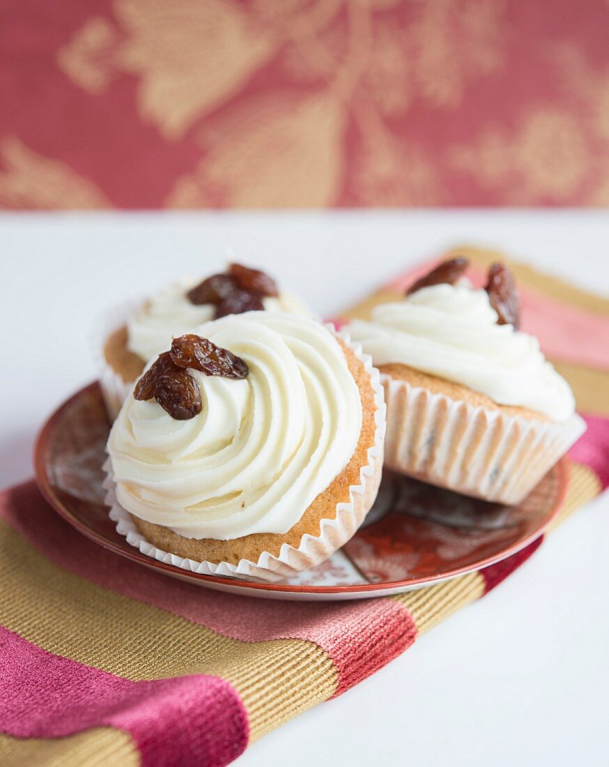 Cupcakes with raisins