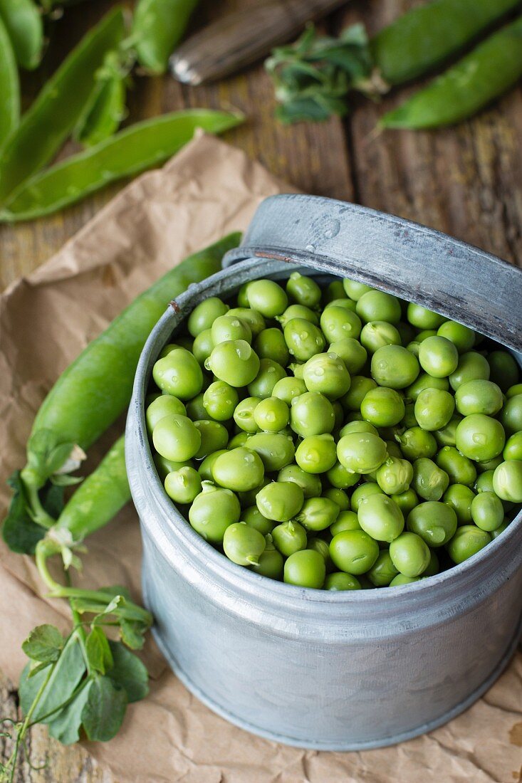 Green peas in a tin can