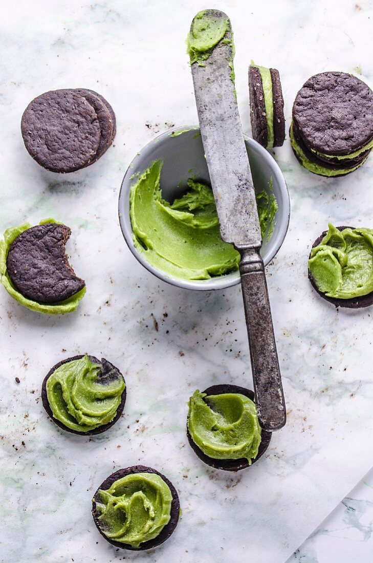 Matcha chocolate biscuits