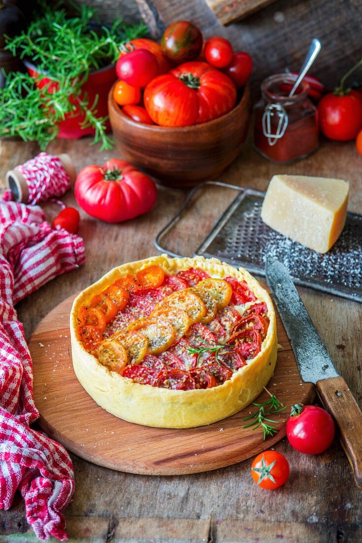 Tomatenpie mit Frischkäsefüllung