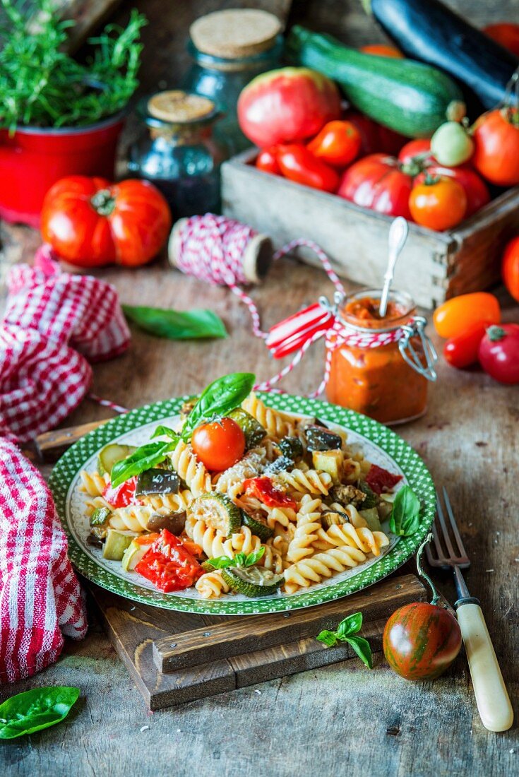 Pasta with roasted vegetables and tomato sauce