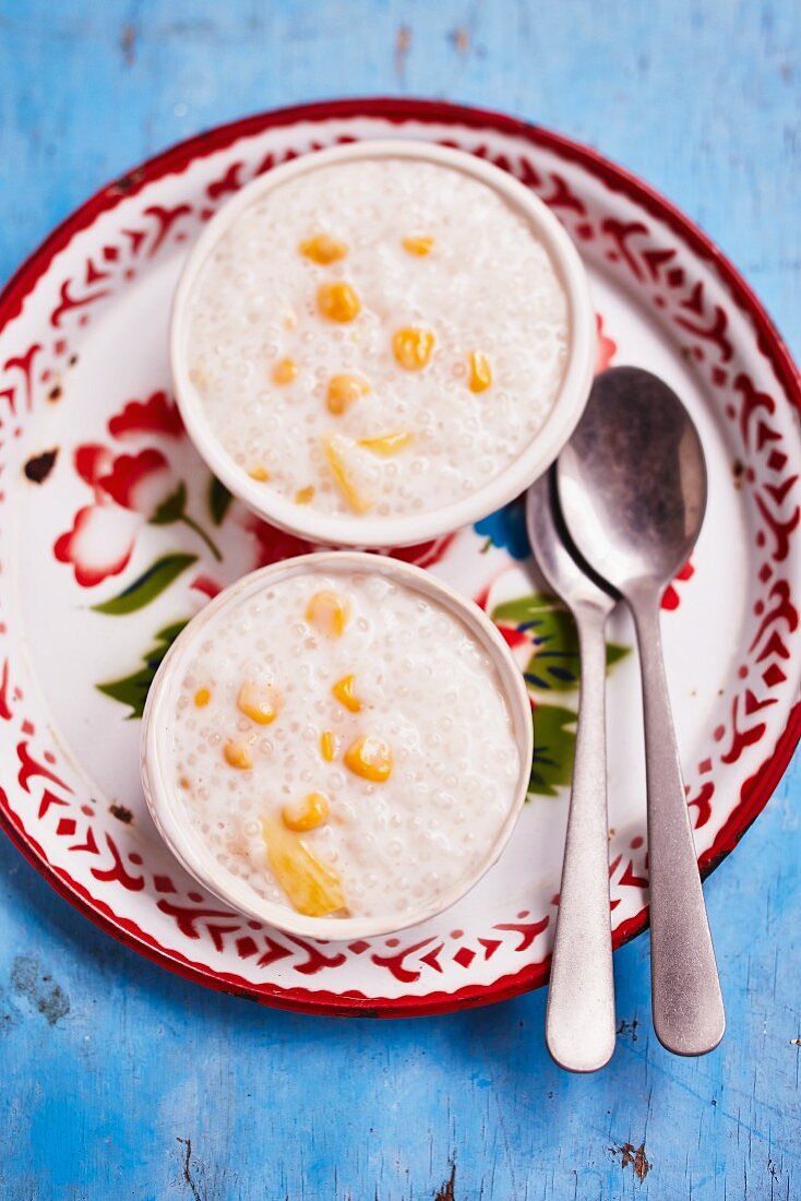 Guinatan (coconut rice soup from the Philippines)