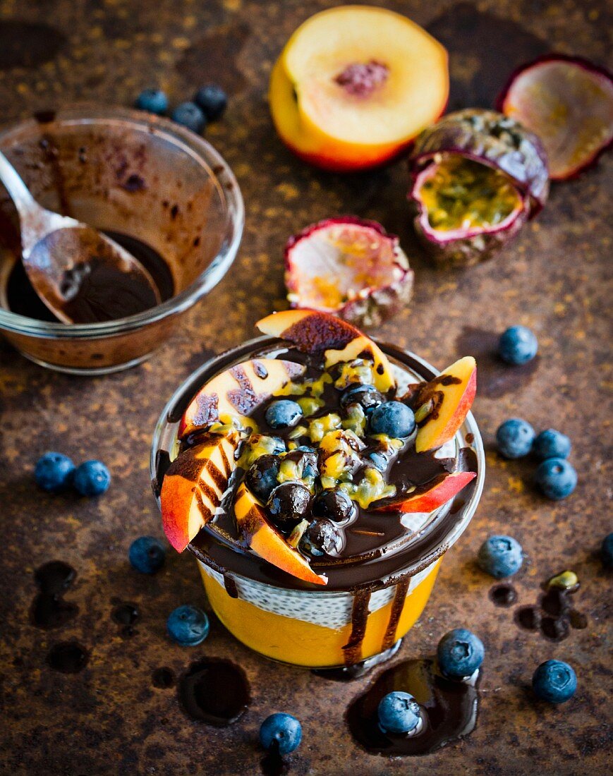 Chia with mango mousse and fresh fruits