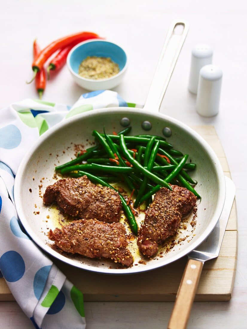 Kalbfleisch mit Dukkah und grünen Bohnen