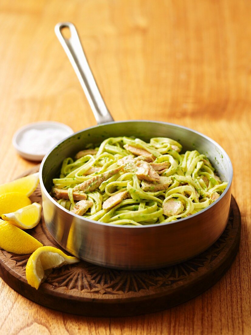 Linguine with salmon and basil pesto