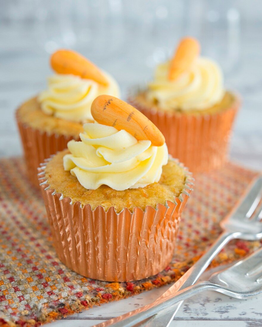 Carrot cupcakes with cream cheese frosting