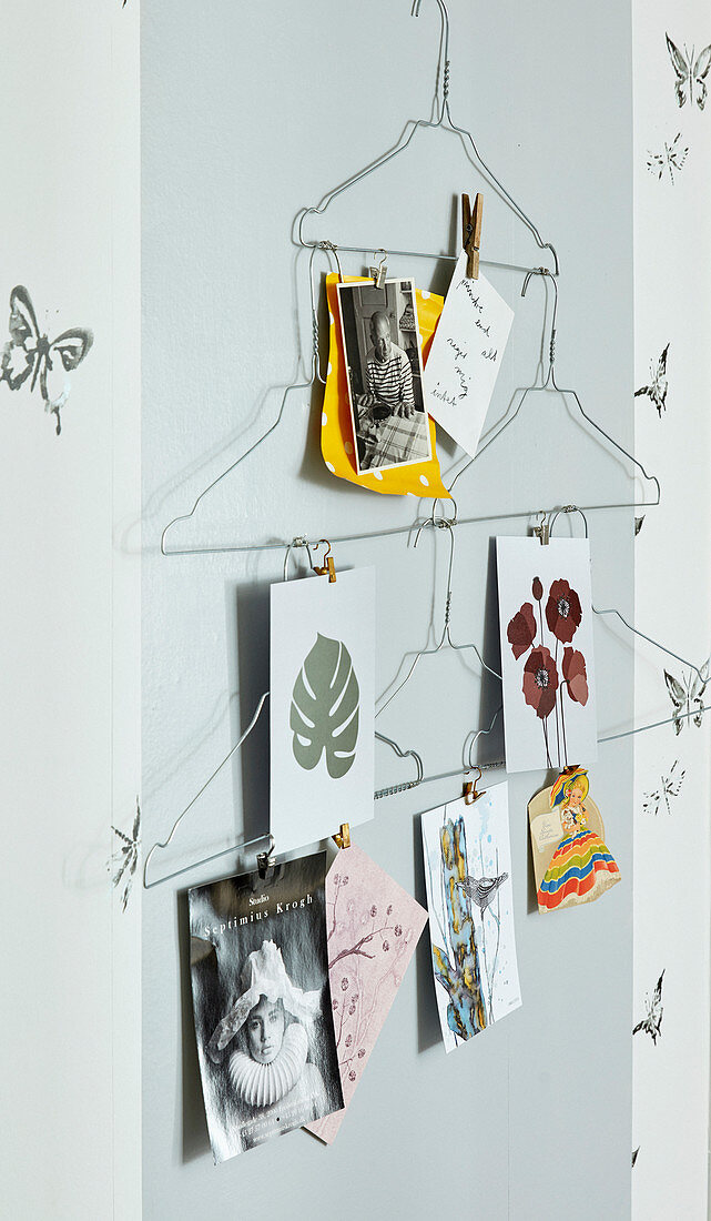 Pinboard hand-made from wire coathangers