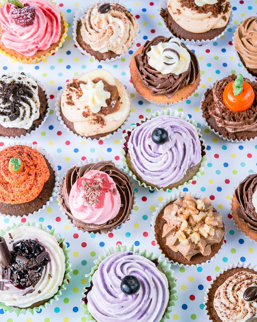 Verschiedene Cupcakes für Parties