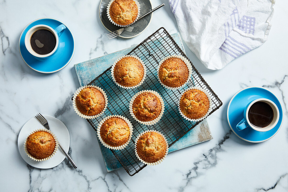 Mandarin muffins with coffee