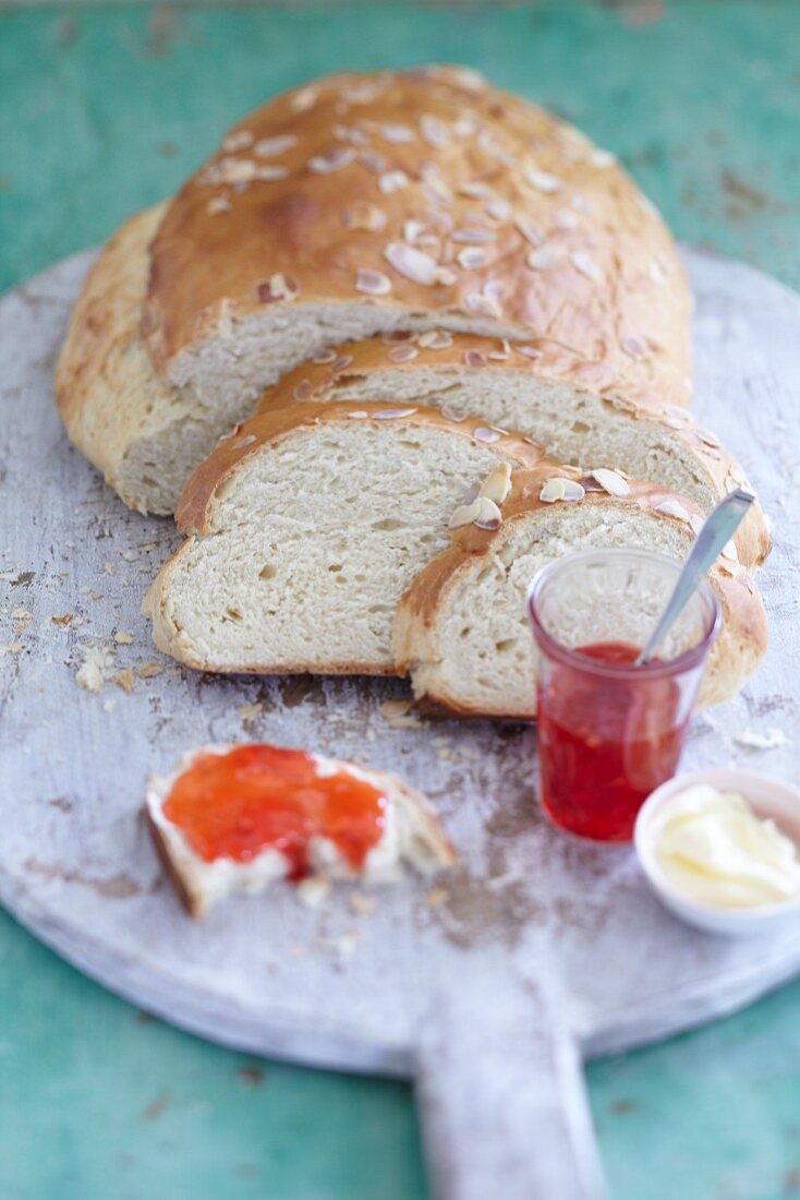 Buttermilk bread with elderflower fruit jam