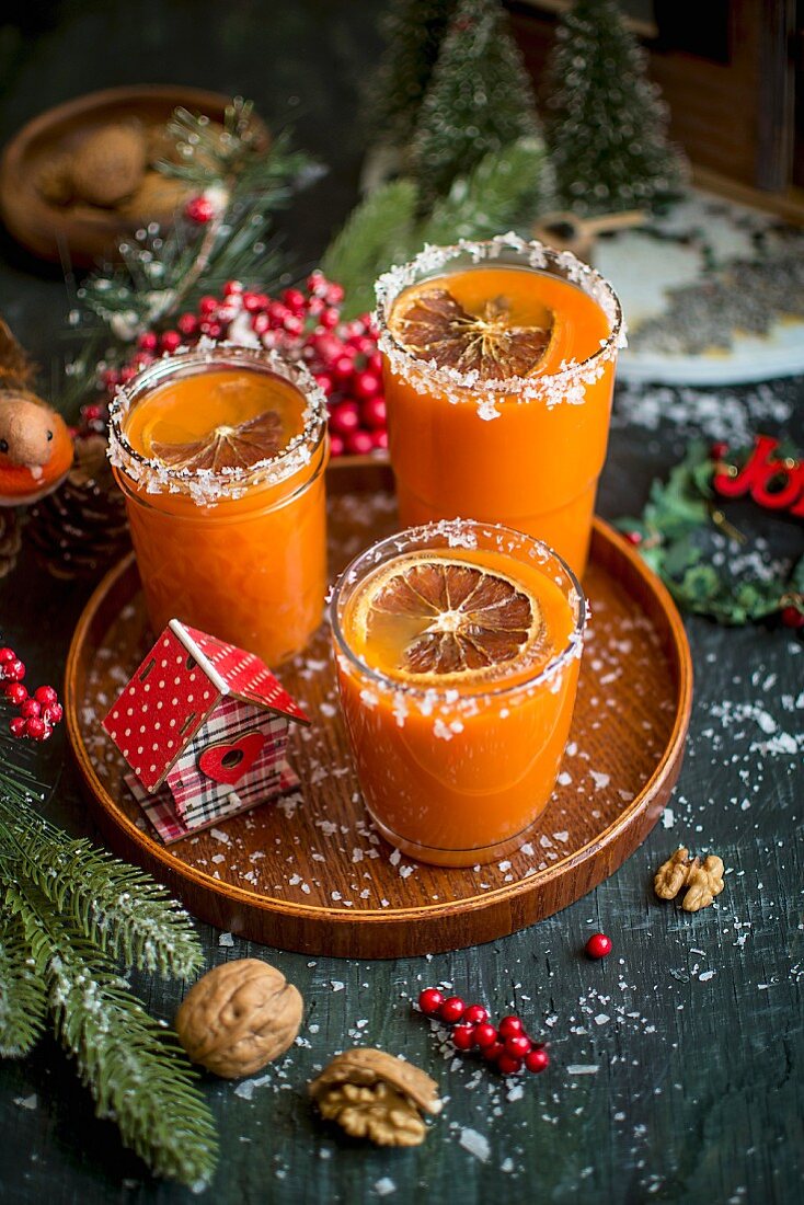Warmer Orangensaft (Weihnachtsgetränk)